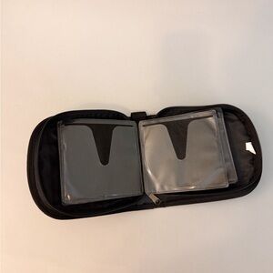 Staples Small DVD or Disc Storage Case in Black